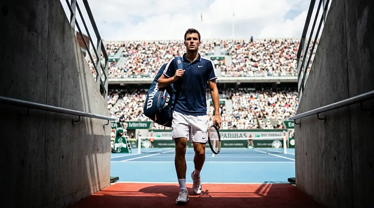 A contender facing a long run of opponents through a draw